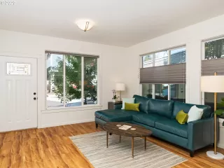 Photo #3: 20629182 Listing 