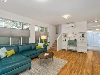 Photo #5: 20629182 Listing 