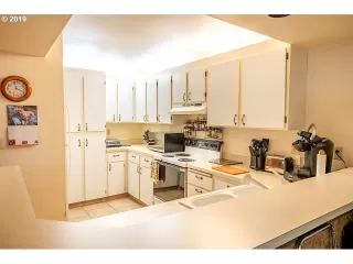 Photo #2: 20629476 Listing