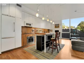 Photo #6: 20630702 Listing 