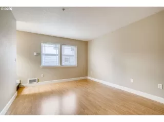 Photo #3: 20631908 Listing