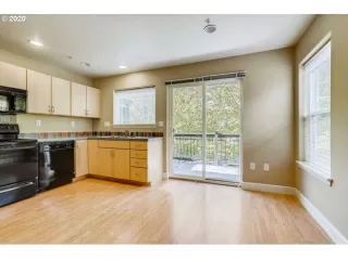 Photo #5: 20631908 Listing