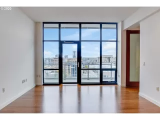 Photo #3: 20631961 Listing