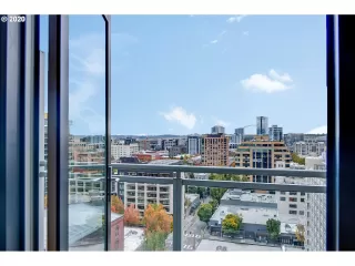 Photo #4: 20631961 Listing