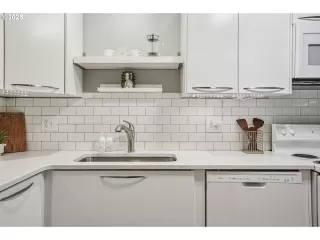 Photo #6: 206327360 Listing 