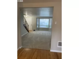 Photo #4: 20632791 Listing