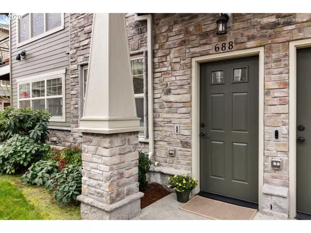 MLS: 20633026 Condo For Sale