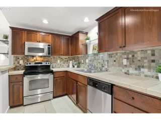 Photo #5: 20633026 Listing 