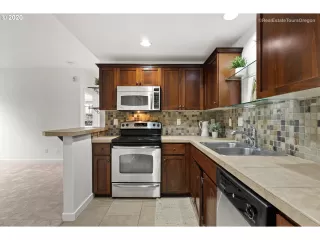 Photo #6: 20633026 Listing 