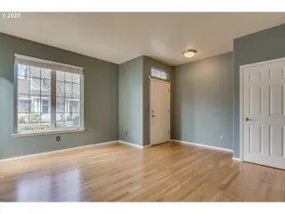 Photo #3: 20633144 Listing