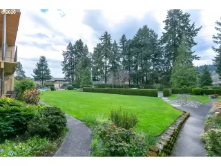Photo #4: 20633171 Listing