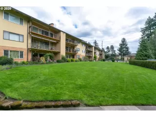 Photo #5: 20633171 Listing
