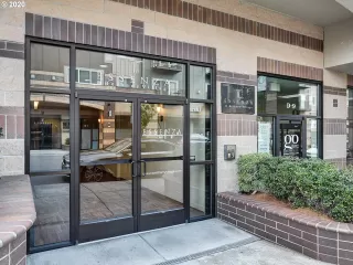 Photo #1: 20633212 Listing