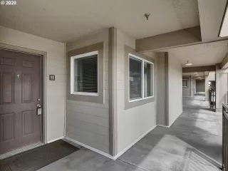 Photo #4: 20633212 Listing