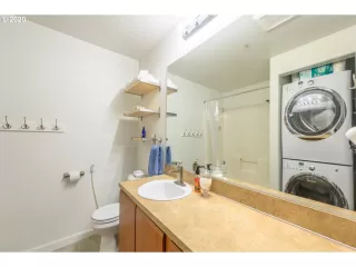 Photo #4: 20633946 Listing