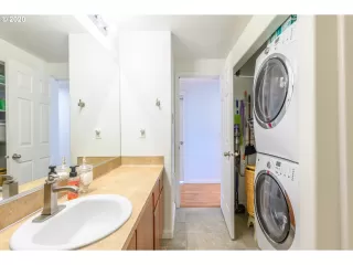 Photo #5: 20633946 Listing