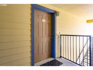 Photo #6: 20633946 Listing