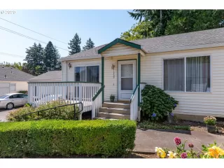 Photo #4: 20633966 Listing