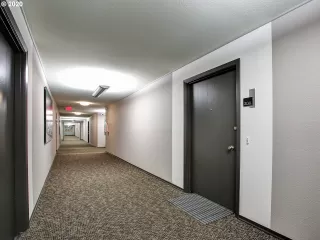 Photo #3: 20633968 Listing