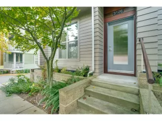 Photo #3: 20634728 Listing