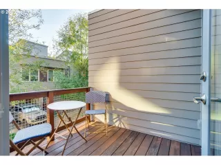 Photo #5: 20634728 Listing