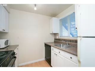 Photo #1: 20634947 Listing