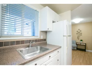 Photo #2: 20634947 Listing