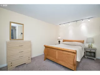 Photo #4: 20634947 Listing
