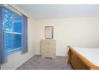 Photo #5: 20634947 Listing