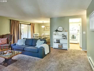 Photo #5: 20635036 Listing 
