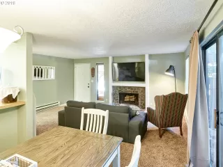 Photo #6: 20635036 Listing 