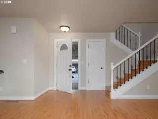 Photo #6: 20635049 Listing 