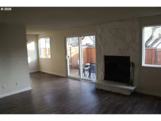 Photo #2: 20636666 Listing