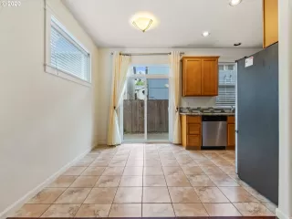 Photo #1: 20636922 Listing