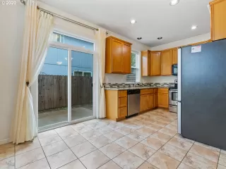 Photo #2: 20636922 Listing