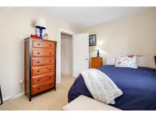 Photo #5: 20637726 Listing