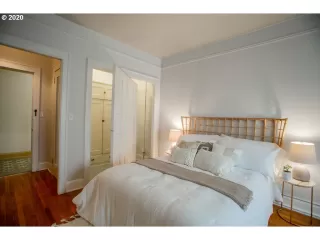 Photo #4: 20638863 Listing