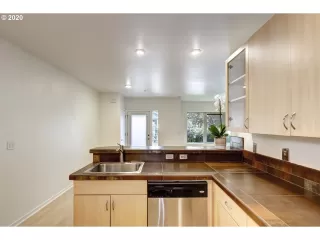 Photo #3: 20642561 Listing 