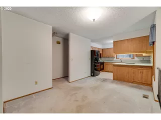 Photo #4: 20642906 Listing