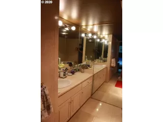 Photo #5: 20643051 Listing 