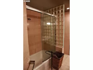 Photo #6: 20643051 Listing 