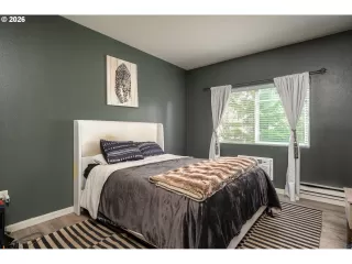 Photo #6: 206432324 Listing