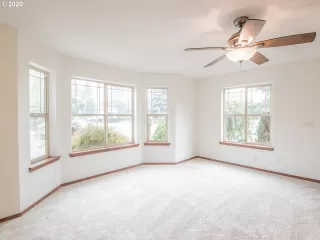 Photo #4: 20643259 Listing