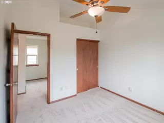 Photo #6: 20643259 Listing