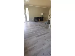 Photo #5: 20643563 Listing