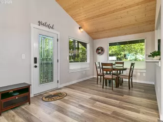 Photo #4: 20644149 Listing