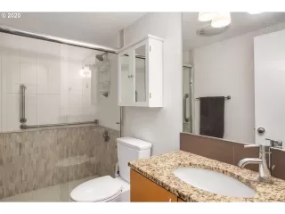 Photo #5: 20644951 Listing