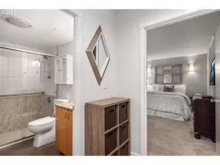 Photo #6: 20644951 Listing