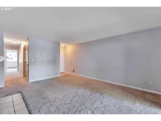 Photo #4: 20645047 Listing