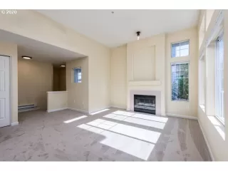 Photo #4: 20645645 Listing